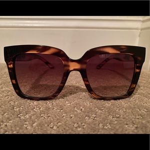 QUAY Sunglasses